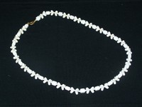 50er/60er Jahre Halskette Vintage Weiss Modeschmuck (969)