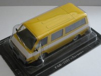 RAF 2203 Bus Latvia-- gelb/weiß-- 1/43--IXO/IST/Kultowe Auta PRL--NEU--OVP
