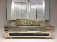 JVC HR-DVS1 HighEnd mini DV - S-VHS Videorecorder +FB +BDA 