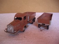 uralter Märklin LKW mit Hänger