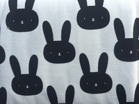 Jersey Kinderstoff Schwarze Hasen Auf Weiß