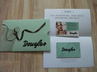 DOUGLAS Gutschein  25,-€,+Service-Coupon für kostenlosen Make-up-Service