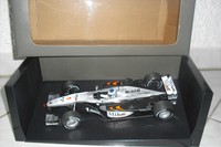 Minichamps * McLaren Mercedes MP 4/15 * Mika Häkkinen * 2000 * 1:18 * NEU+OVP