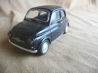 FIAT NUOVA 500 Farbe Schwarz Modellauto Spielzeugauto  1 : 43 Neu & OVP