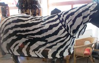Bucas Buzz Off Full Neck Zebra, Fliegendecke m. Hals, Big Neck für breite Pferde