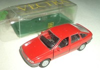 1/43  Opel   Vectra  in  rot    (Gama)