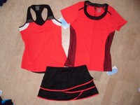 LUCKY In LOVE Tennisrock + 2 Tops (3-tlg.), Gr. S, schwarz-rot, neu