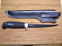 SPRO Filetiermesser mit 15cm Klinge + Kunststoffgriff + Scheide + Wetzstein