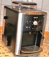 KRUPS EA 8020 Kaffeevollautomat 15 bar 1,8 L Wassertank 1450 Watt *