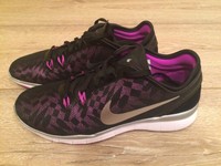 Neue Nike Free Schuhe Sneaker Turnschuhe Damen Größe 37,5