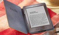 Amazon Kindle (4. Generation) 2GB, WLAN, 15,2 cm (6 Zoll) - Silbergrau - WIE NEU