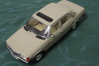 Mercedes Benz W123 230 E   Revell  1:18