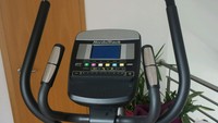 Crosstrainer NordicTrack E5.0; 14kg Schwungrad, 20 Programme 
