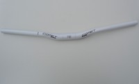FSA MTB Lenker Comet 620 mm weiß 18 mm Low Riser 31,8 OS Klemmung oversize