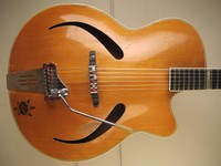 RARE BLONDE ARNOLD HOYER SOLIST,massive Decke. Archtop, vintage Jazzgitarre