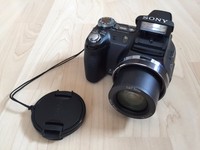 Sony Cyber-Shot DSC-H5 Digitalkamera 7.2 MP Carl Zeiss Ojektiv 12fach opt. Zoom 