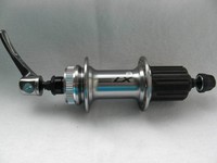 FH-T675 SHIMANO DEORE LX HR Nabe DISC Centerlock silber 32 Loch NEU