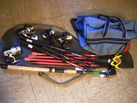 0204257 Angelset, 4 Ruten, 4 Rollen, Futteral, Tasche, Zubehör, Angelausrüstung.