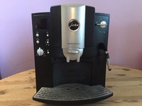 Jura Impressa E60 schwarz Kaffeevollautomat generalüberholt