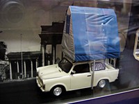 TRABANT 601S 601 hell grau / mit Dachzelt blau Camping 1980  IST IXO 1:43 