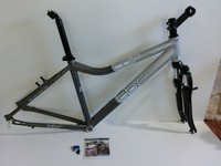 28" Cross Trekking 20  Rahmen Kit  Lady Größe M mit Suntour Federgabel