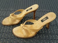 Buffalo Sandaletten Pantoletten Gr. 40 beige Wildleder 