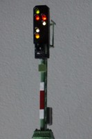 Fertigmodell Lichtausfahrsignal ,Sh1 weiß, Viessmann 4813 A