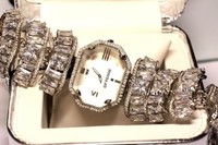 WICHTIGE GF FERRE´DAMEN UHR WHITE EDELSTEINE OVP 640 €