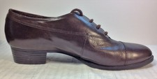 Women's Us size 8 M Leather Lace Up Oxford Style 1 1/4" Pump Westies