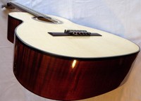 Meistergitarre VOLLMASSIVE Konzertgitarre von Gitarrenbaumeister in Handarbeit