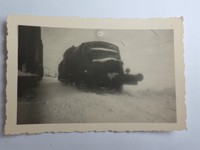 Foto Schienen LKW im Schneegestöber 2 WK Eisenbahn Sonder KFZ Schienenfahrzeug