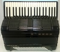 Hohner Morino+ IV 120 Akkordeon mit Koffer