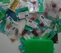 620 ungebundene Angelhaken + Box, alles bunt gemischt, Größe 1/0 bis 18 gemischt