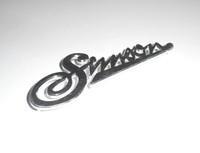 Schriftzug Emblem Alu silber massiv gerade Knieblech Frontschild Simson KR50