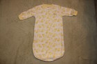 BOY OR GIRL 0-9 MONTHS BABY SACK/SLEEPING BAG I LOVE HUGS YELLOW CHICKS 