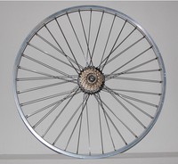 K28 Hinterrad 28 Zoll  Laufrad mit Shimano Zahnkranz 7-fach Kastenfelge silber