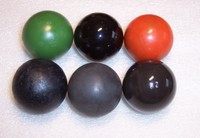 6 sehr alte Minigolfbälle von ca. 1970 in gutem Zustand