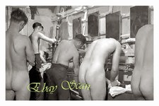 VINTAGE 1940's PHOTO HANDSOME NUDE WWII SOLDIERS SHAVE GAY INTEREST 2
