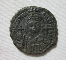 Byzantine. Ae 1/2 Follis, Justinian I, 527-565 Ad. Nice Patina And Details.
