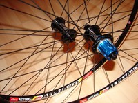 TUNE LRS Mag 170 Mig 70 1345g Sapim CX-Ray 20 24 Notubes Alpha 400 Laufradsatz