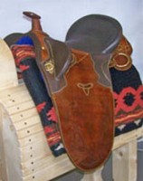 Stocksattel mit Horn / geöltes Leder / breite Kammer (incl. dem ges. Zubehör )