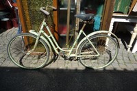 2060. Altes Fahrrad VATERLAND