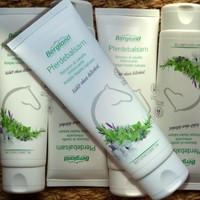 Bergland Pferdesalbe kühlend alkoholfrei Naturkosmetik Bio 100ml Muskeln Gelenke