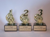 3er-Serie Sportpokale mit Wunschemblem und Wunschgravur