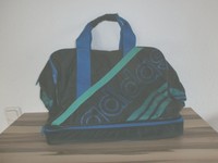 adidas Sporttasche mit Bodenfach