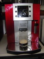 DeLonghi PERFECTA 5400 Rot, voll auf Funktion geprüft und gewartet. Neue Boiler!