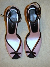 Vtg. Women's Shoes sz.7-1/2 Pink & Black Peep toe/Ankle strap 3-1/2" Heel