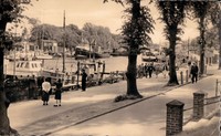 Ostseebad WARNEMÜNDE /ROSTOCK im Hafen Straßenpartie Schiffe 50er Ja.