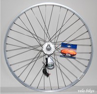 K28 Zoll Vorderrad Shimano  Nabendynamo  Alufelge silber Licht 35 LUX, Rücklicht