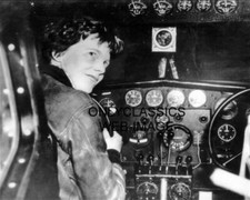 ZZ-240 CARY GRANT WITH AVIATOR AMELIA EARHART 8X10 PHOTO